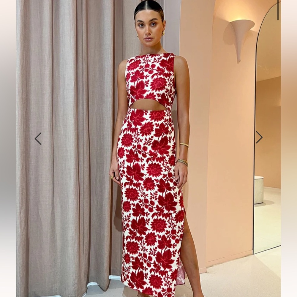 Never worn SIR red floral dress size 1. Tags still on!